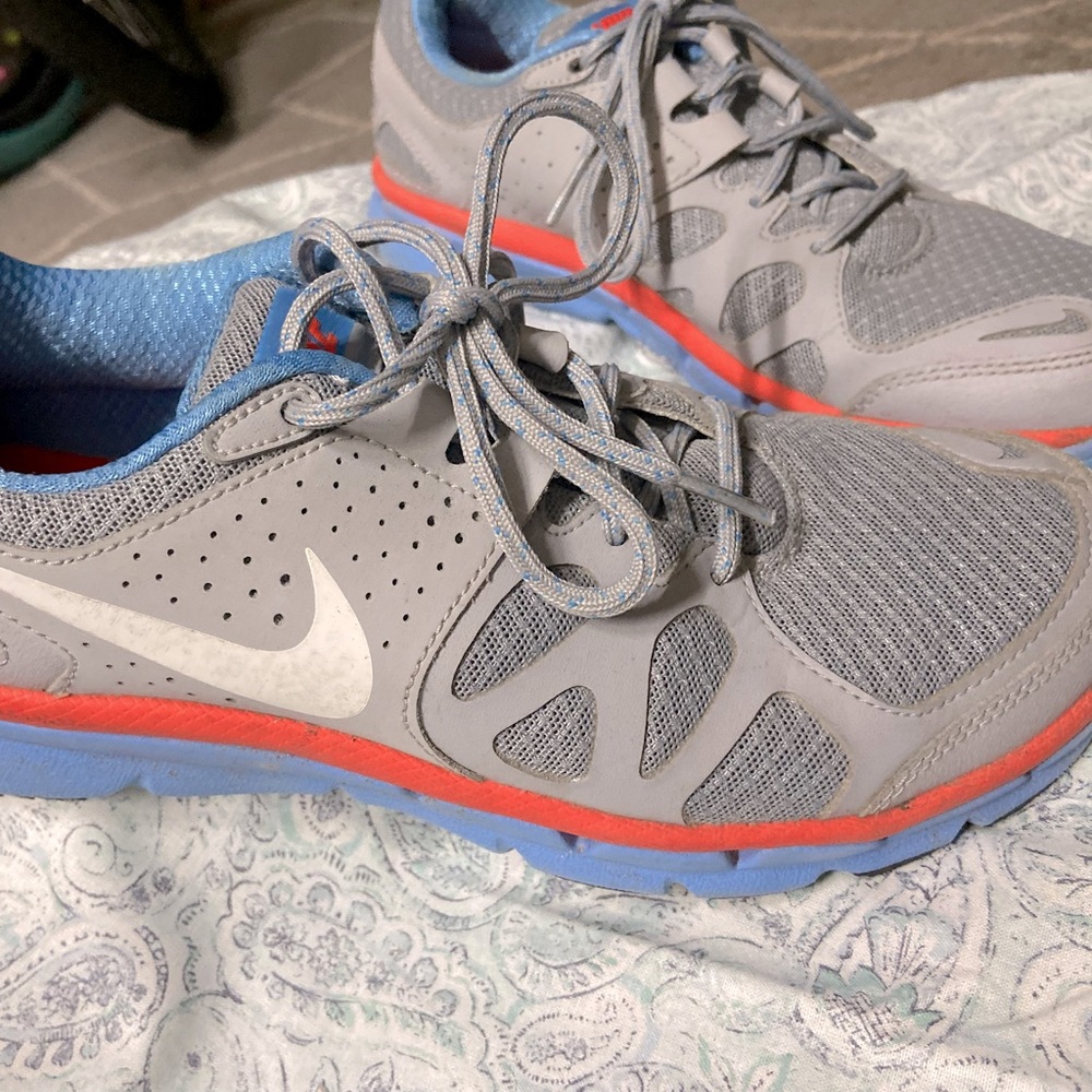 Nike womens size 8